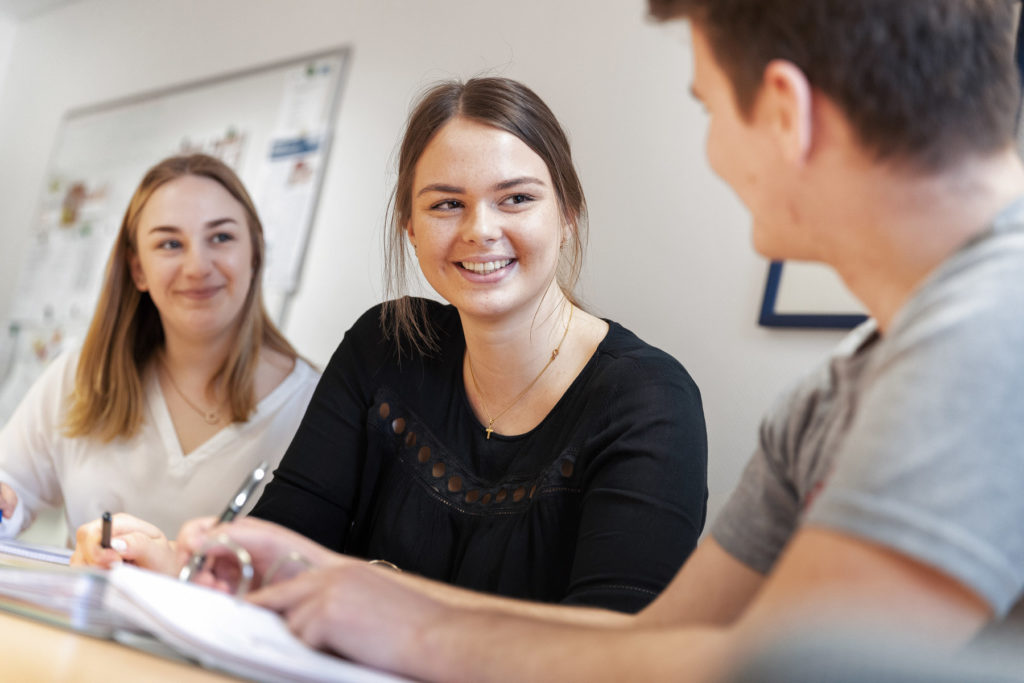 ᐅ Ausbildung | Weiterbildung Oder Studium Beim AZP Für Plegeberufe LP